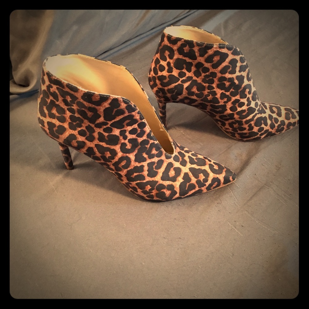 Jesica Simpson Leopard Booties